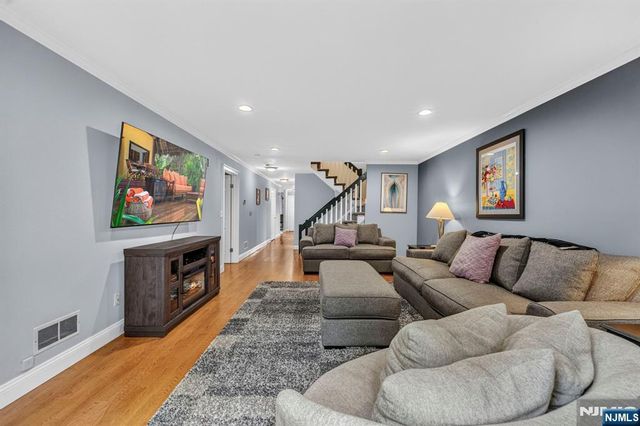 69 Peach Hill Court, Ramsey, NJ 07446