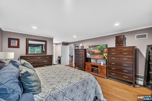 69 Peach Hill Court, Ramsey, NJ 07446