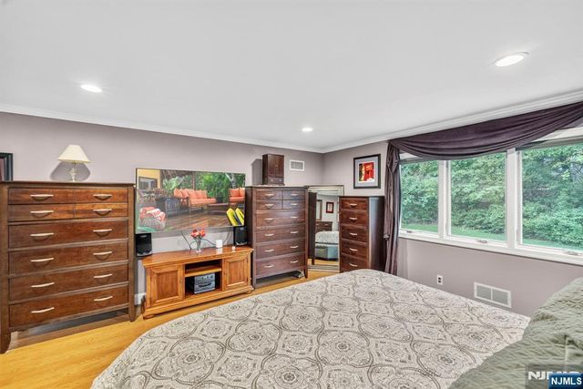 69 Peach Hill Court, Ramsey, NJ 07446