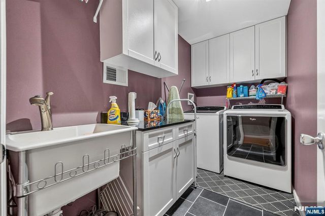 69 Peach Hill Court, Ramsey, NJ 07446