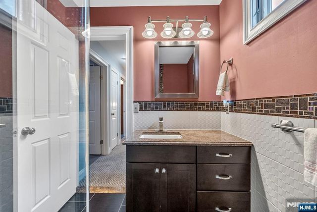 69 Peach Hill Court, Ramsey, NJ 07446
