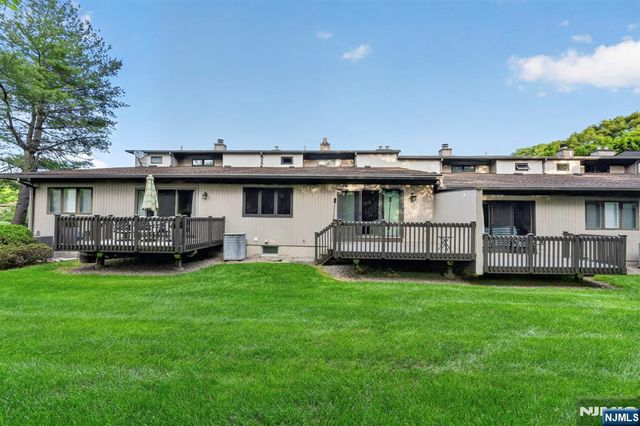69 Peach Hill Court, Ramsey, NJ 07446