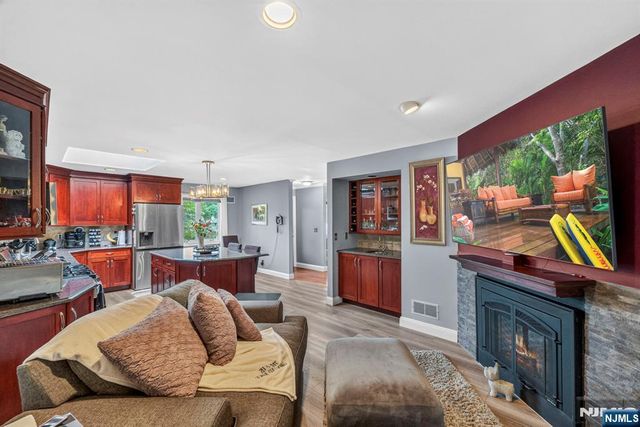 69 Peach Hill Court, Ramsey, NJ 07446