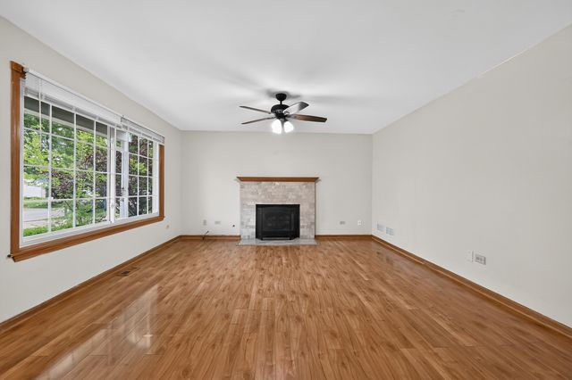 1301 Brookfield Drive, Plainfield, IL 60586