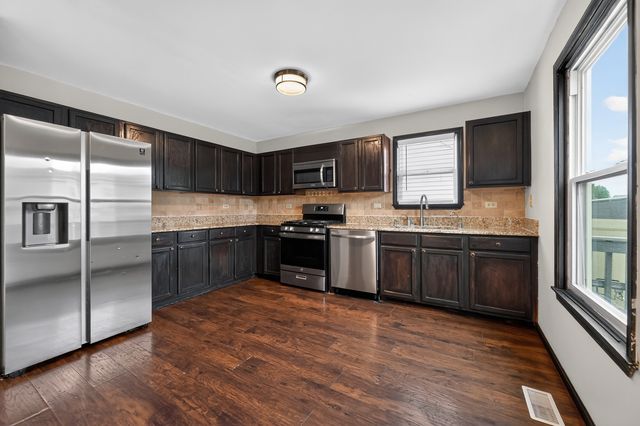 1301 Brookfield Drive, Plainfield, IL 60586