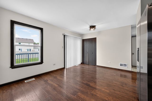1301 Brookfield Drive, Plainfield, IL 60586