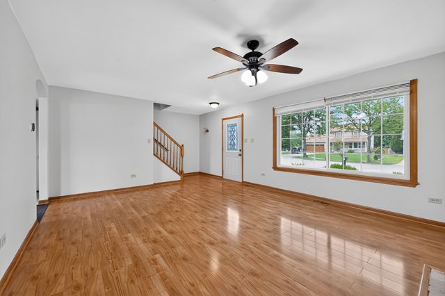 1301 Brookfield Drive, Plainfield, IL 60586