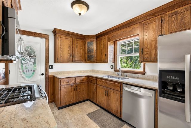 17 Capt Peter Simpson Road, Millbury, MA 01527