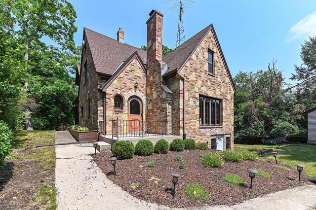 30406 Forest DRIVE, Burlington, WI 53105