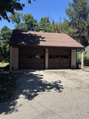 30406 Forest DRIVE, Burlington, WI 53105