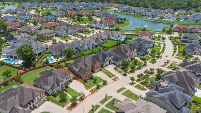 5711 Clouds Creek Lane, Sugar Land, TX 77479