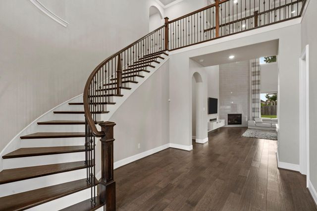5711 Clouds Creek Lane, Sugar Land, TX 77479