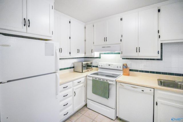 2132 Belle Grove Drive SW 2132, Huntsville, AL 35802