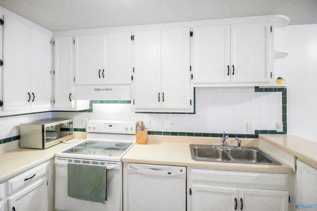 2132 Belle Grove Drive SW 2132, Huntsville, AL 35802