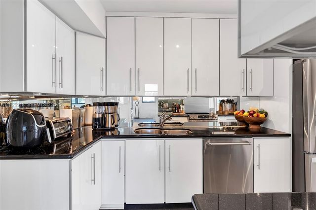 9 Island Ave 415, Miami Beach, FL 33139