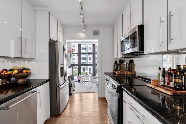 9 Island Ave 415, Miami Beach, FL 33139