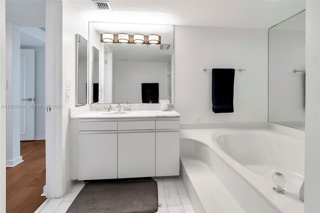 9 Island Ave 415, Miami Beach, FL 33139