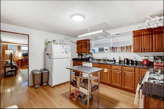 109 S Maple Avenue GARDEN, Oak Park, IL 60302