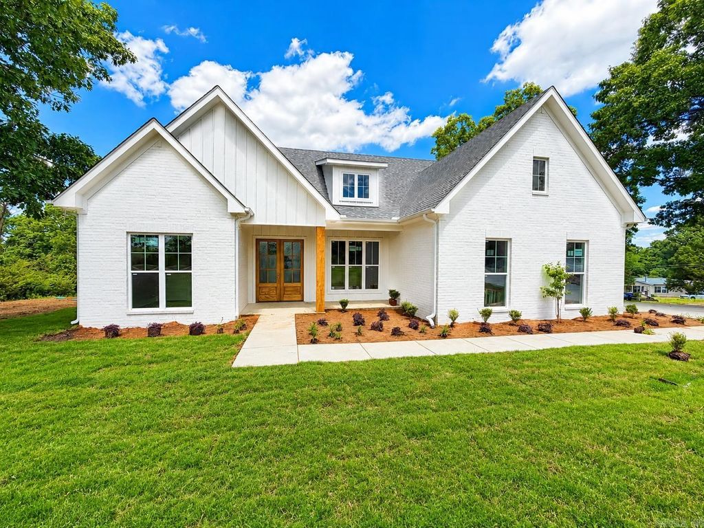 221 E Justice Rd., Cabot, AR 72023