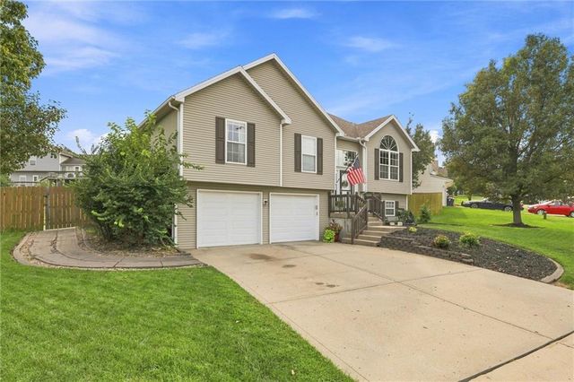 1319 NE 105th Terrace, Kansas City, MO 64155