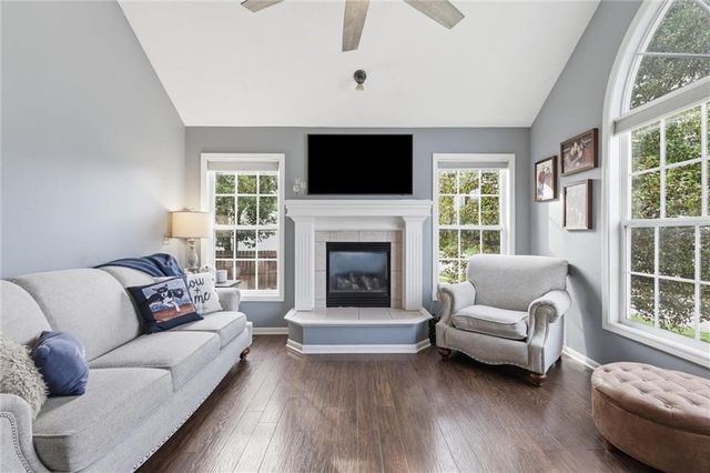 1319 NE 105th Terrace, Kansas City, MO 64155