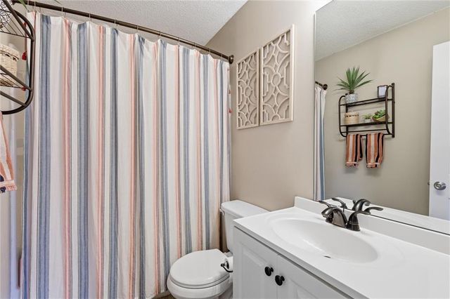 1319 NE 105th Terrace, Kansas City, MO 64155