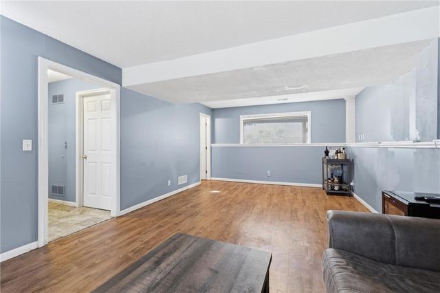 1319 NE 105th Terrace, Kansas City, MO 64155