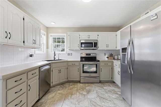 1319 NE 105th Terrace, Kansas City, MO 64155