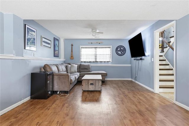 1319 NE 105th Terrace, Kansas City, MO 64155