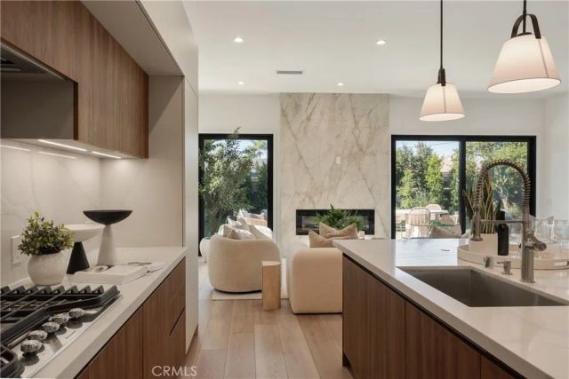 2187 Meyer Place, Costa Mesa, CA 92627