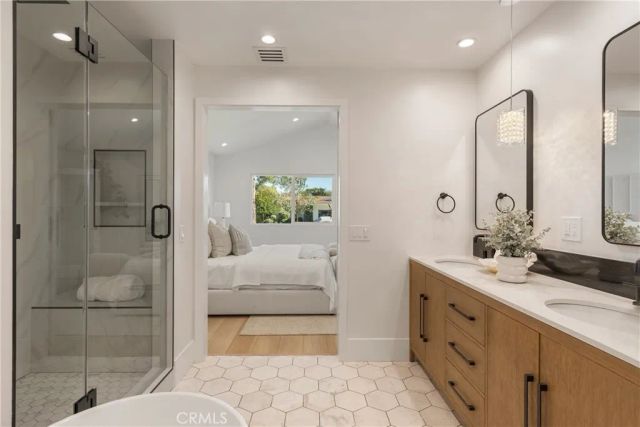 2187 Meyer Place, Costa Mesa, CA 92627