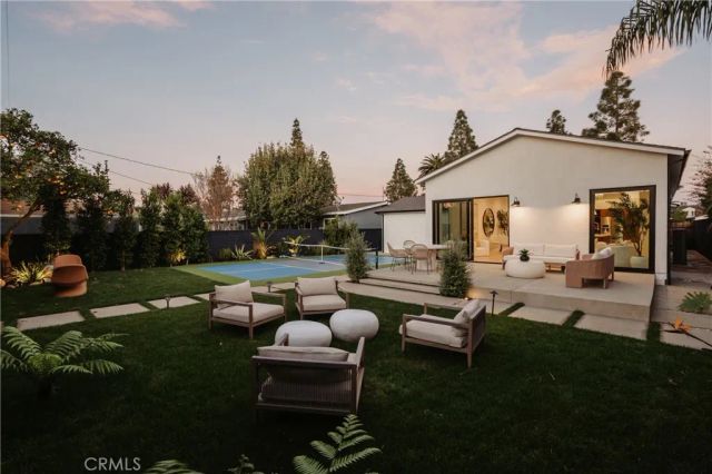 2187 Meyer Place, Costa Mesa, CA 92627