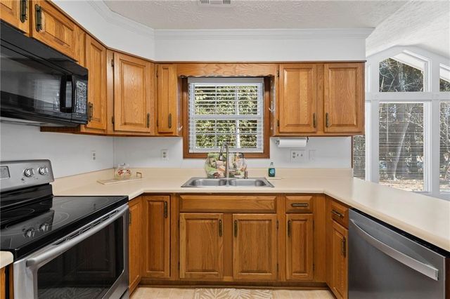 2 Dover Trail, Peachtree City, GA 30269