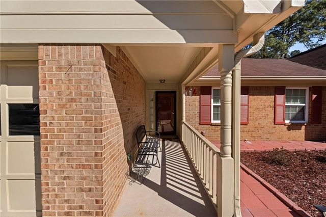 2 Dover Trail, Peachtree City, GA 30269