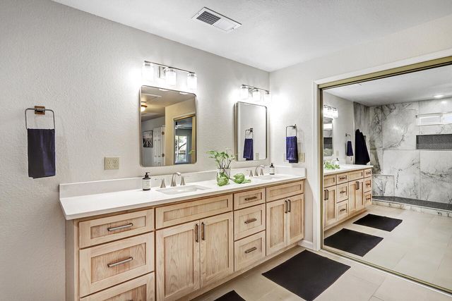 5823 Lost Dutchman Avenue NE, Albuquerque, NM 87111