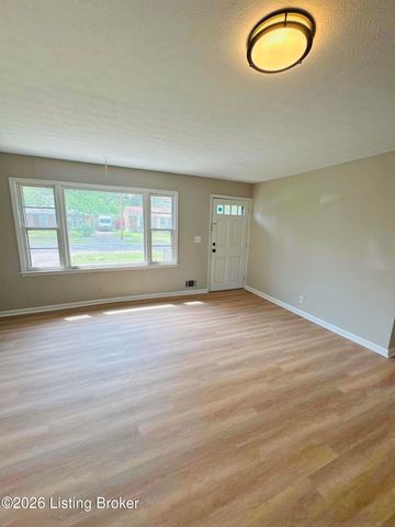 7709 Kim Dr, Louisville, KY 40214