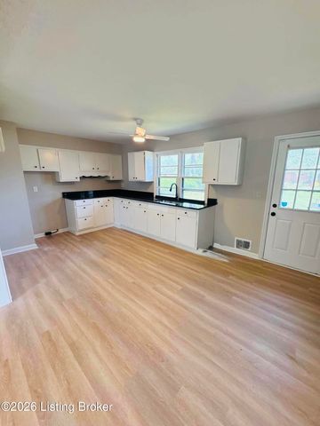 7709 Kim Dr, Louisville, KY 40214