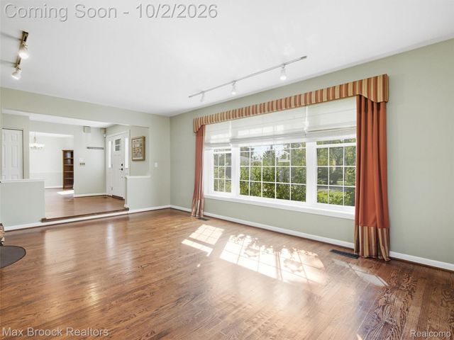 3548 Valleyview Court, West Bloomfield Charter Township, MI 48323