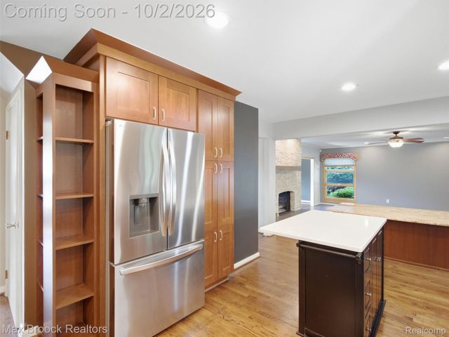 3548 Valleyview Court, West Bloomfield Charter Township, MI 48323