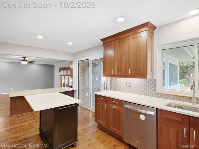 3548 Valleyview Court, West Bloomfield Charter Township, MI 48323