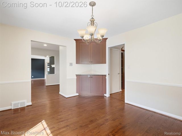 3548 Valleyview Court, West Bloomfield Charter Township, MI 48323