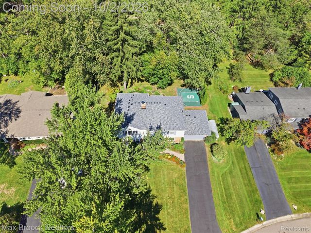 3548 Valleyview Court, West Bloomfield Charter Township, MI 48323