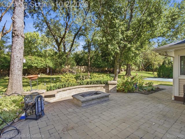 3548 Valleyview Court, West Bloomfield Charter Township, MI 48323