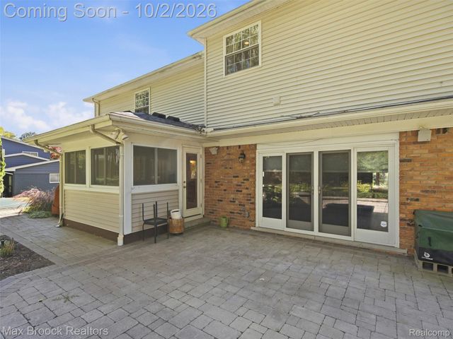 3548 Valleyview Court, West Bloomfield Charter Township, MI 48323