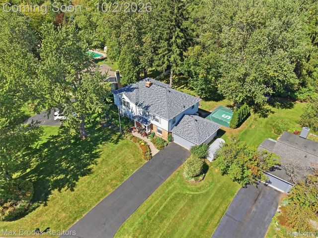 3548 Valleyview Court, West Bloomfield Charter Township, MI 48323