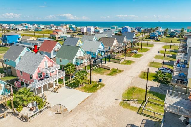 222 Sea Oats Drive, Surfside Beach, TX 77541