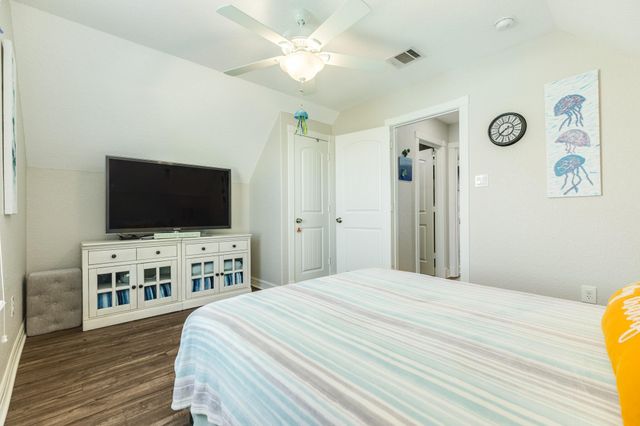 222 Sea Oats Drive, Surfside Beach, TX 77541