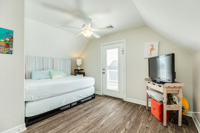 222 Sea Oats Drive, Surfside Beach, TX 77541