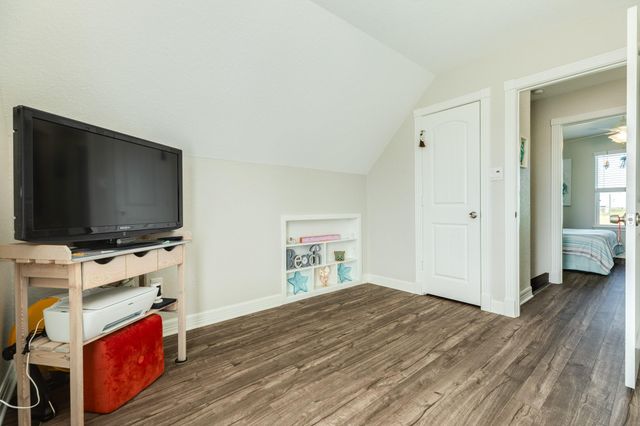 222 Sea Oats Drive, Surfside Beach, TX 77541