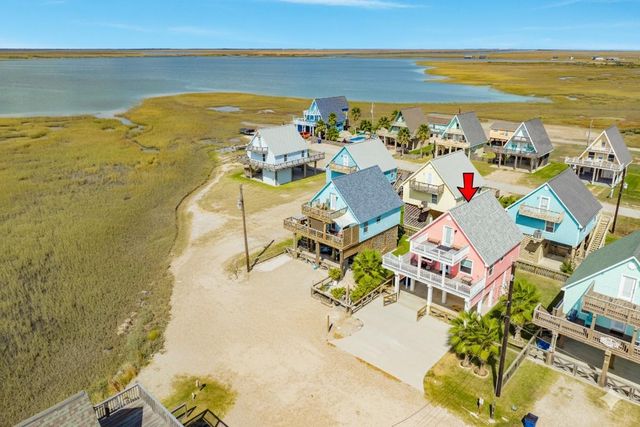 222 Sea Oats Drive, Surfside Beach, TX 77541